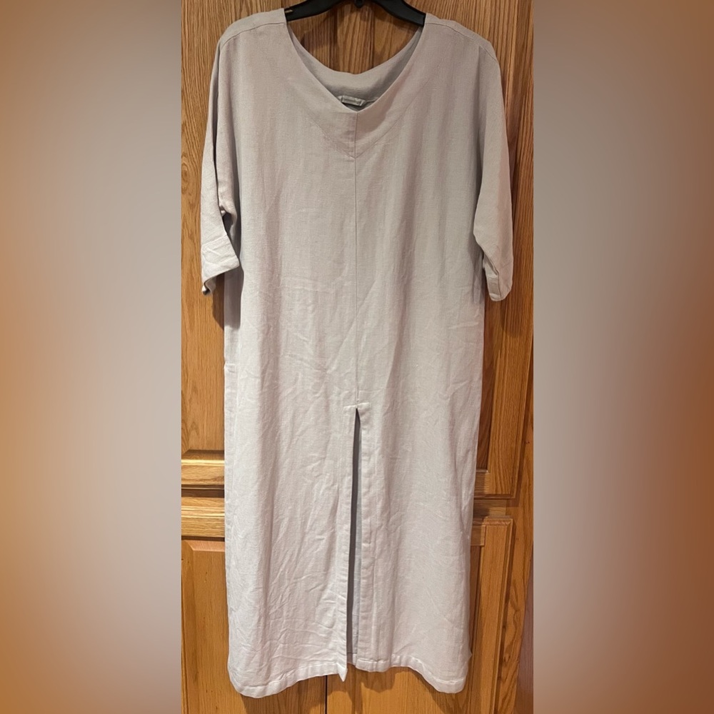 Soft Surroundings Minimalist V-Neck Tunic Midi Shift Dress in Beige Size‎ Medium